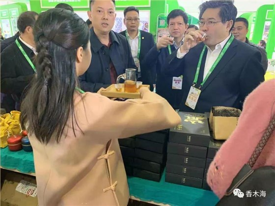湘品出湘，省長為安化黑茶點(diǎn)贊！